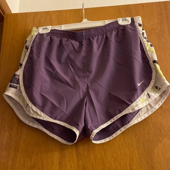 Nike running shorts - Picture 1 of 4